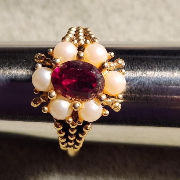 Vintage Avon ring - Picture 2 of 4